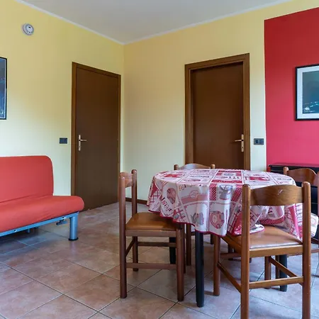 Apartment Casa Lucia 1 *